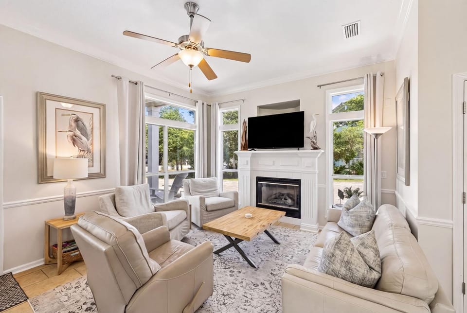 TV and multimedia, Living room, Family