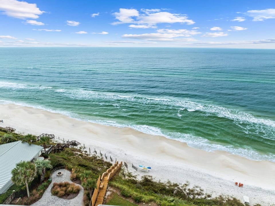 Neighbourhood, Bird's eye view, Beach