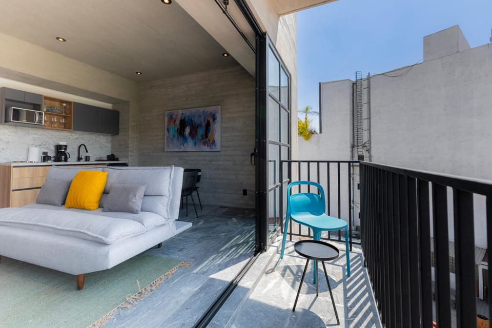 Day, View (from property/room), Balcony/Terrace, Living room, Seating area, Dining area