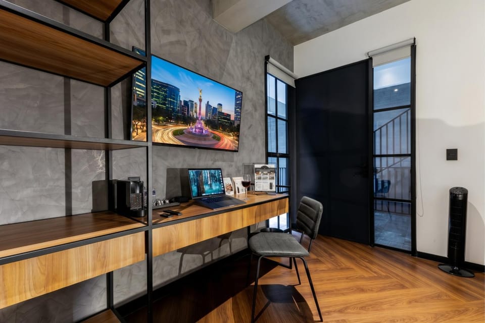 TV and multimedia, Seating area, Dining area, Bedroom