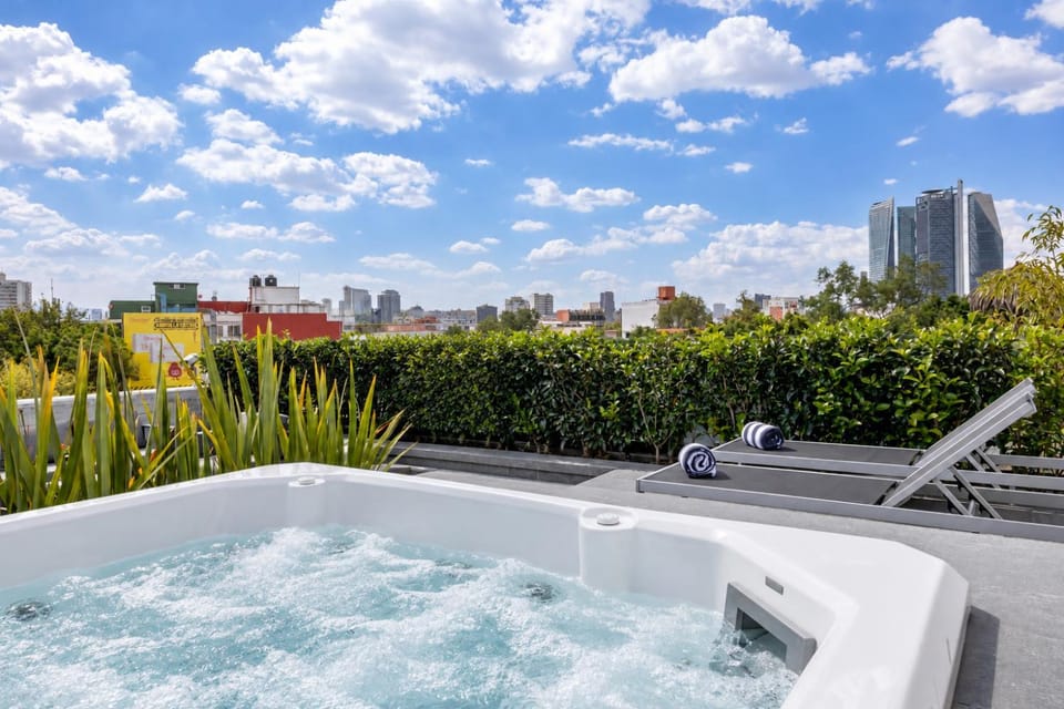 Hot Tub, Balcony/Terrace, Seating area