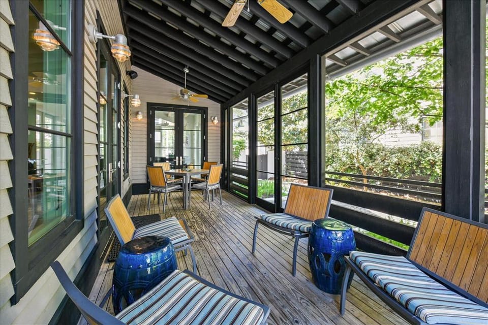 Patio, Seating area, Dining area
