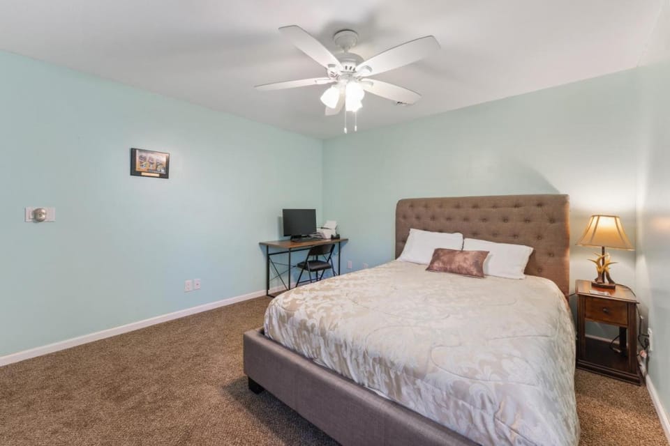Dells Lake Villa At Lighthouse Cove Condominiums House in Lake Delton