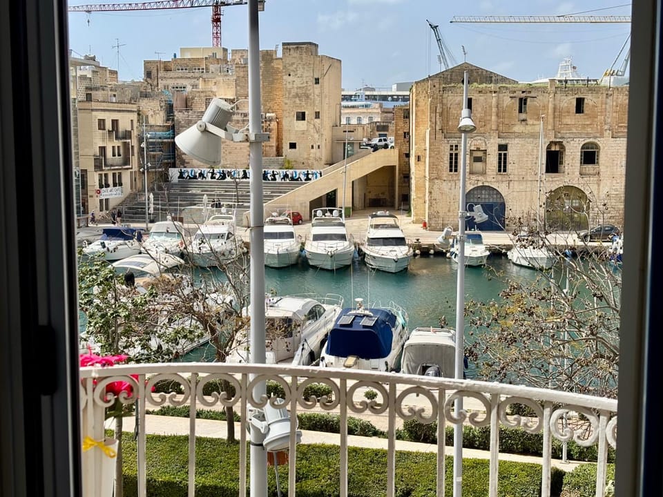 Natural landscape, City view