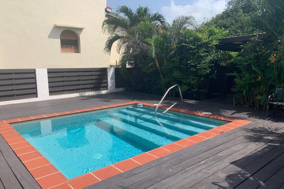 Oceanview Marisule Ridge House in Caribbean