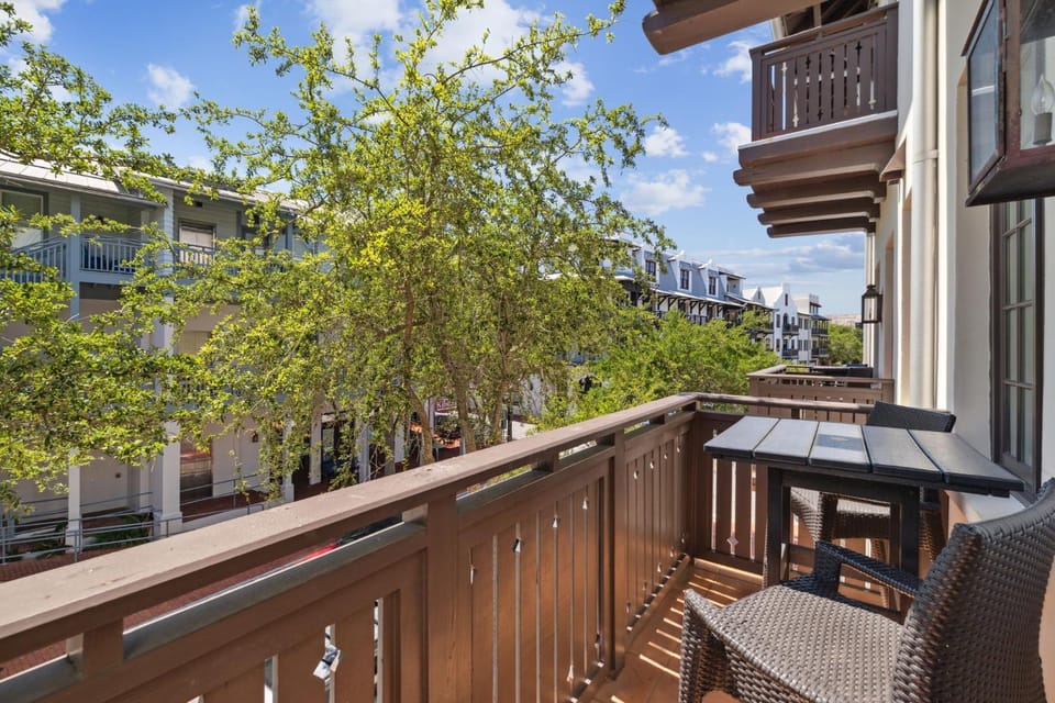 View (from property/room), Balcony/Terrace, Seating area