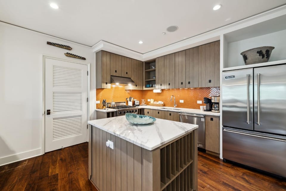 Kitchen or kitchenette, kitchen