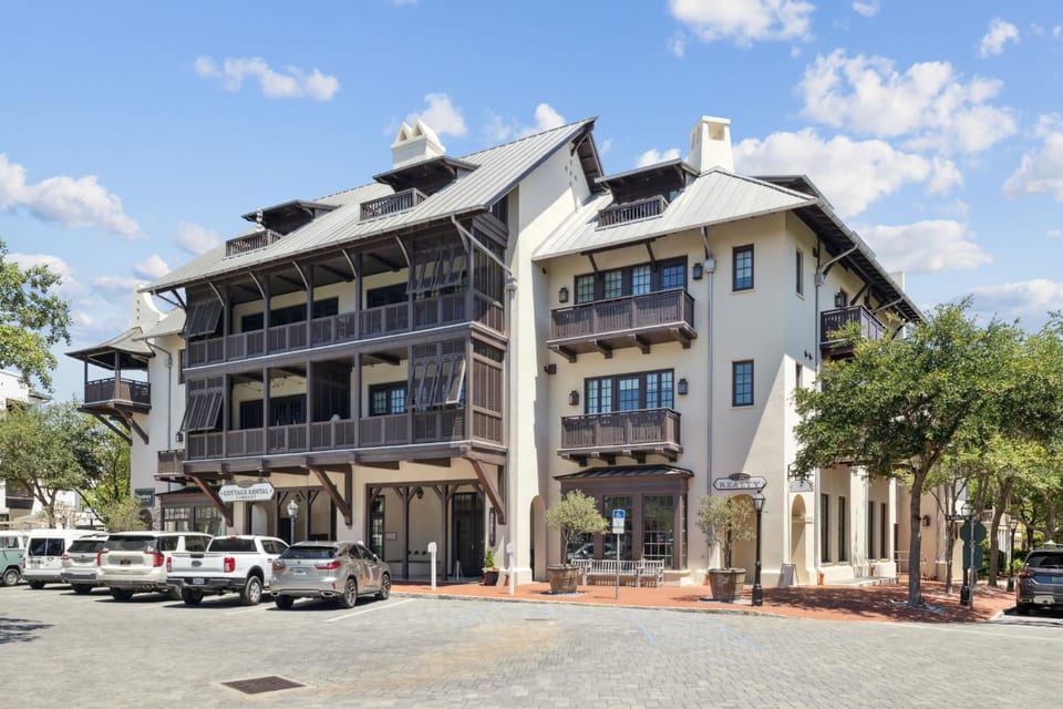 Property building, Neighbourhood
