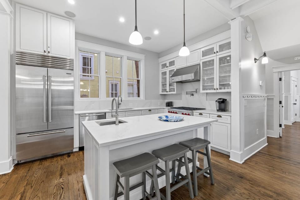Kitchen or kitchenette, kitchen