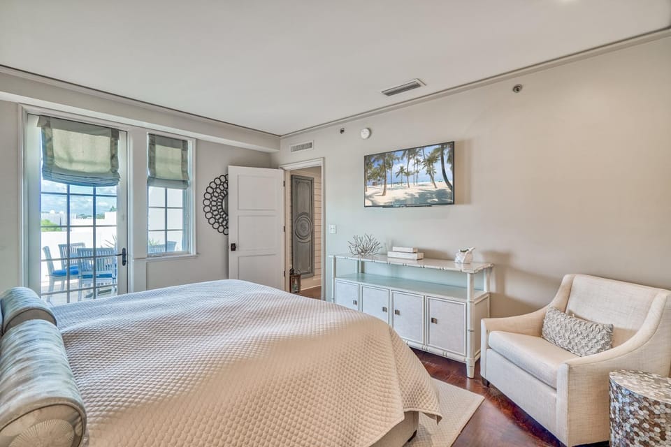 Bed, TV and multimedia, Balcony/Terrace, Bedroom