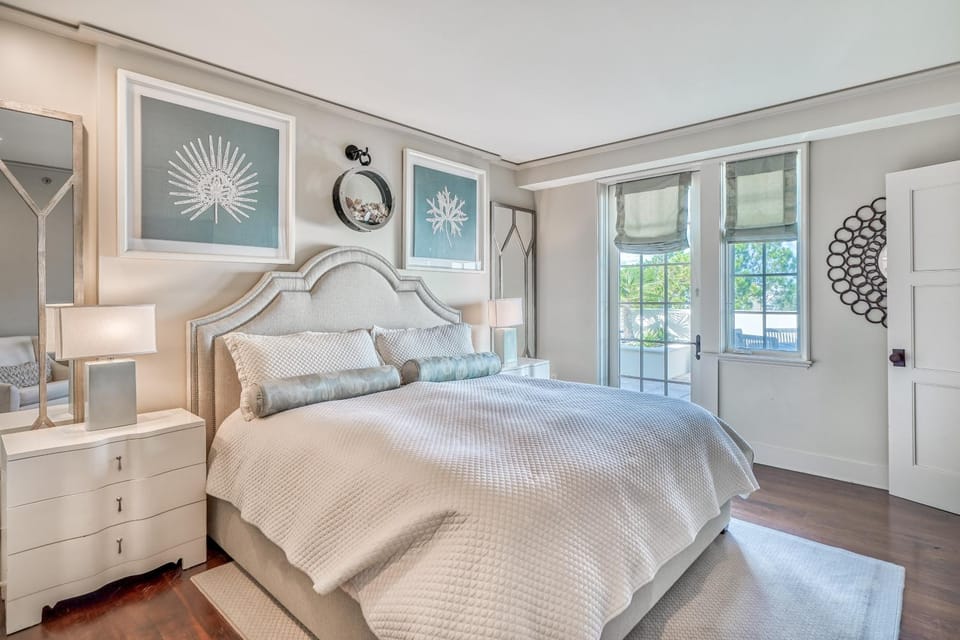 Bed, TV and multimedia, Balcony/Terrace, Bedroom