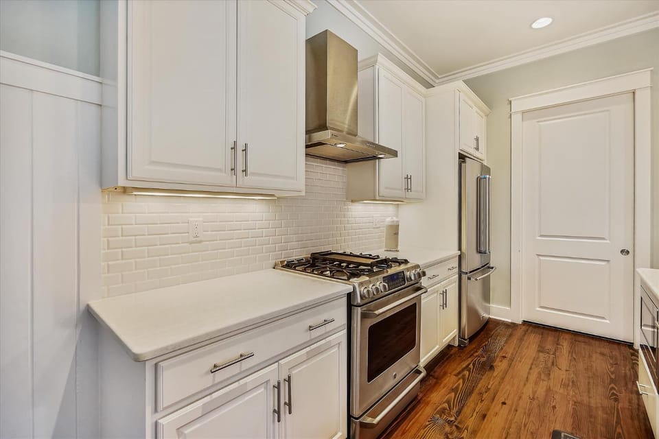 Kitchen or kitchenette, kitchen