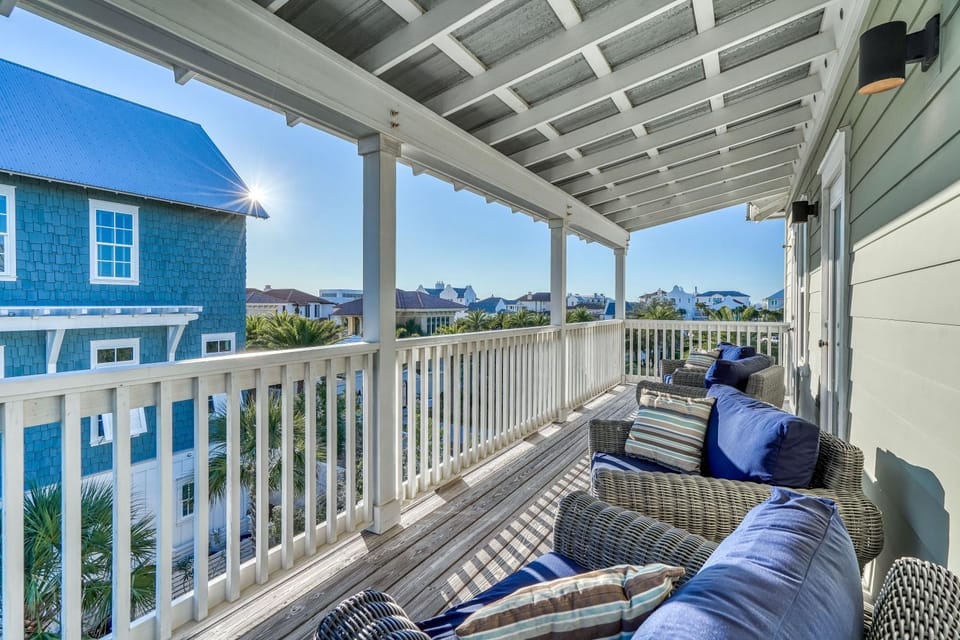 View (from property/room), Balcony/Terrace, Seating area