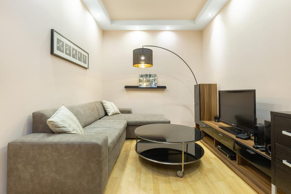 Communal lounge/ TV room, Living room, Evening entertainment