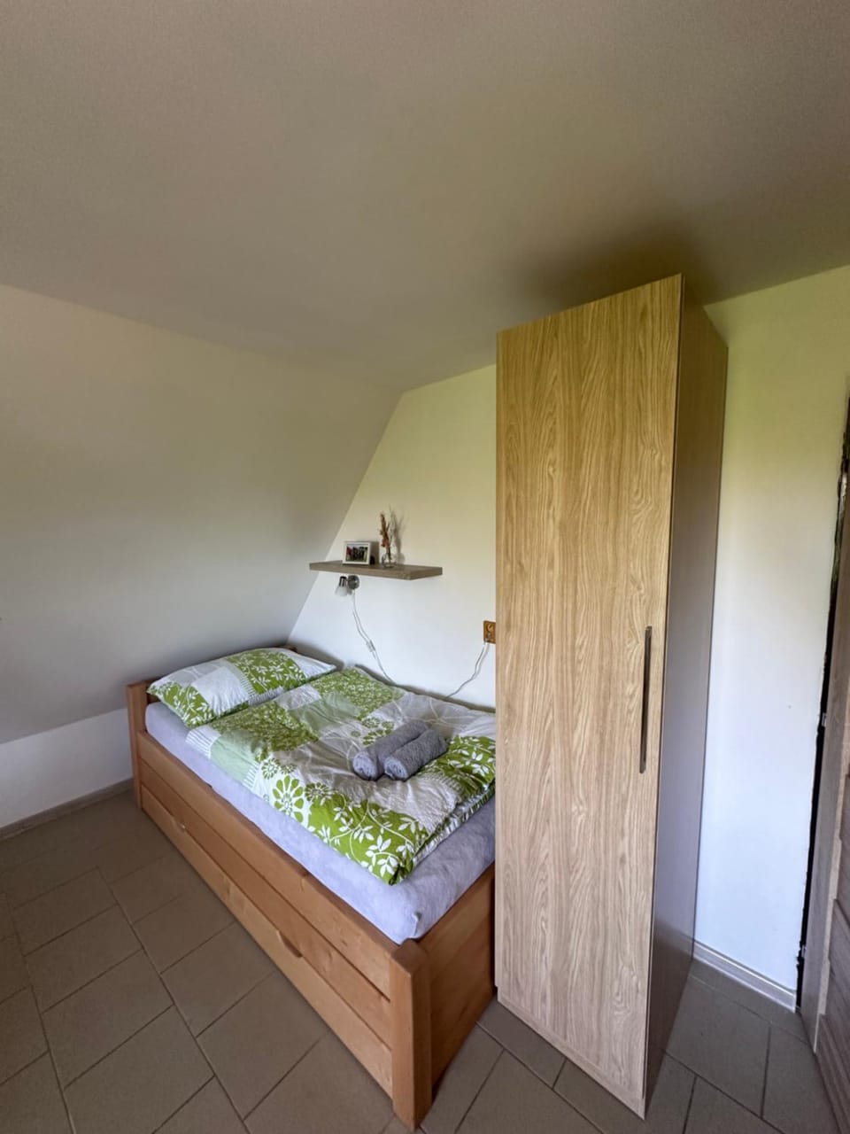 Bed, Photo of the whole room, Bedroom, wardrobe