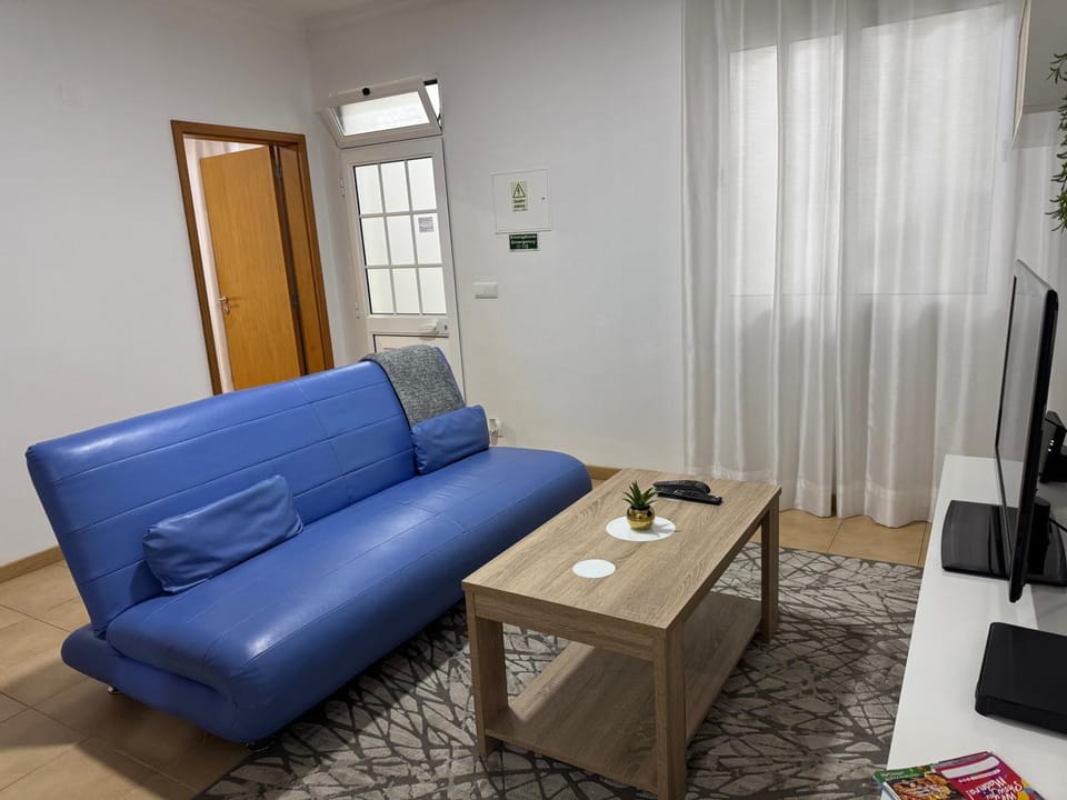 Communal lounge/ TV room, TV and multimedia, Living room, Seating area
