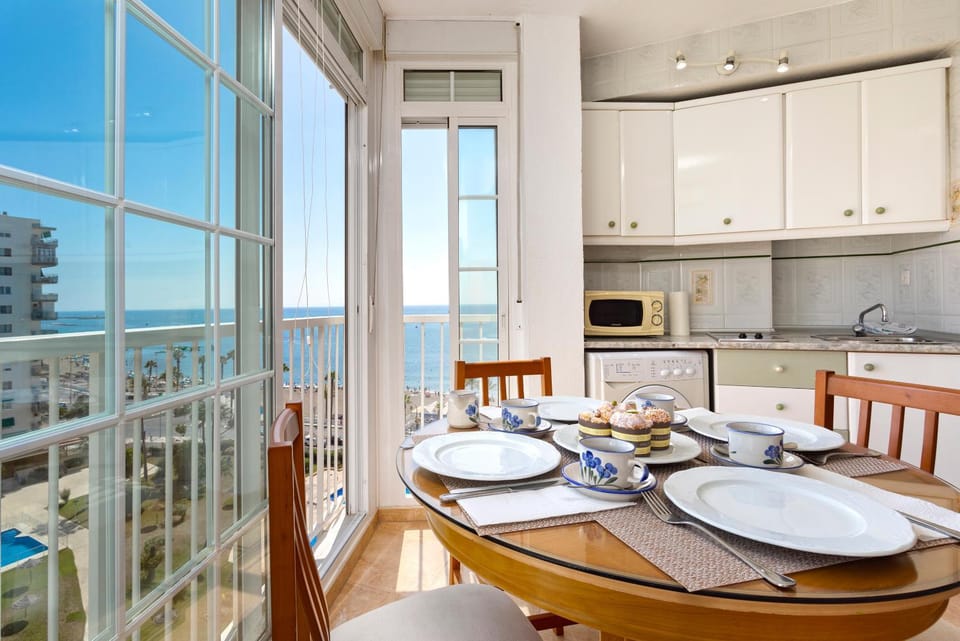 Balcony/Terrace, Kitchen or kitchenette, Dining area, Sea view, microwave, stove, washing machine