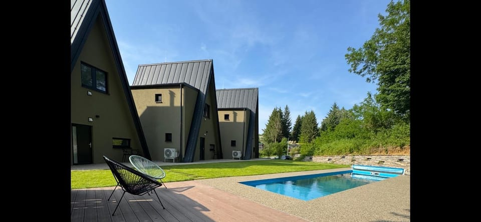 Property building, Pool view