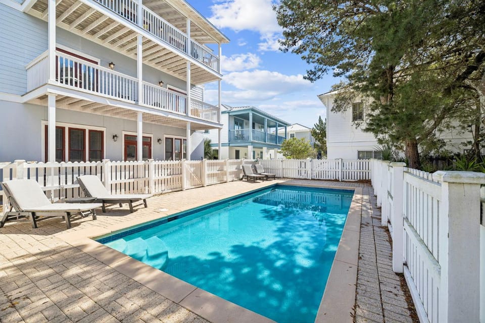 Patio, Seating area, Swimming pool