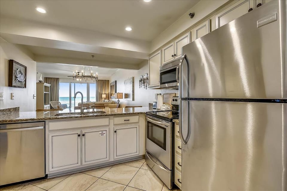 View (from property/room), Kitchen or kitchenette, kitchen