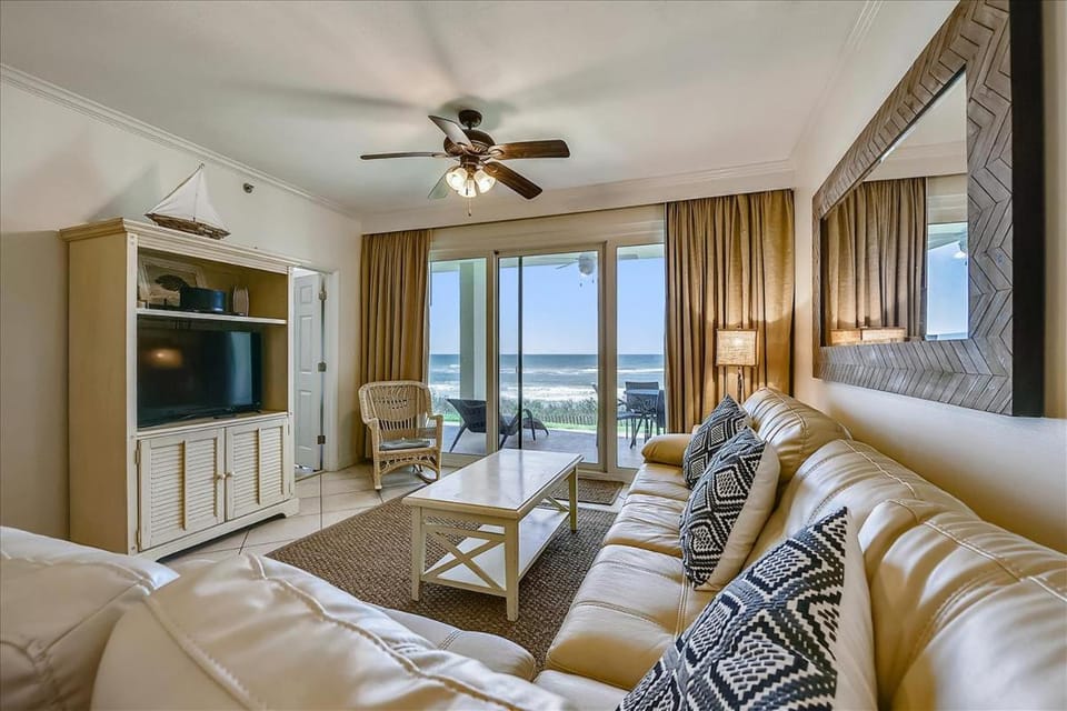 Patio, TV and multimedia, View (from property/room), Living room, Sea view
