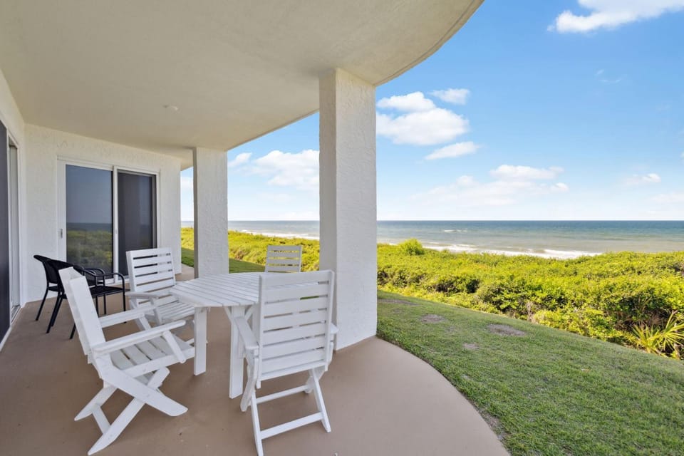Patio, View (from property/room), Dining area, Sea view