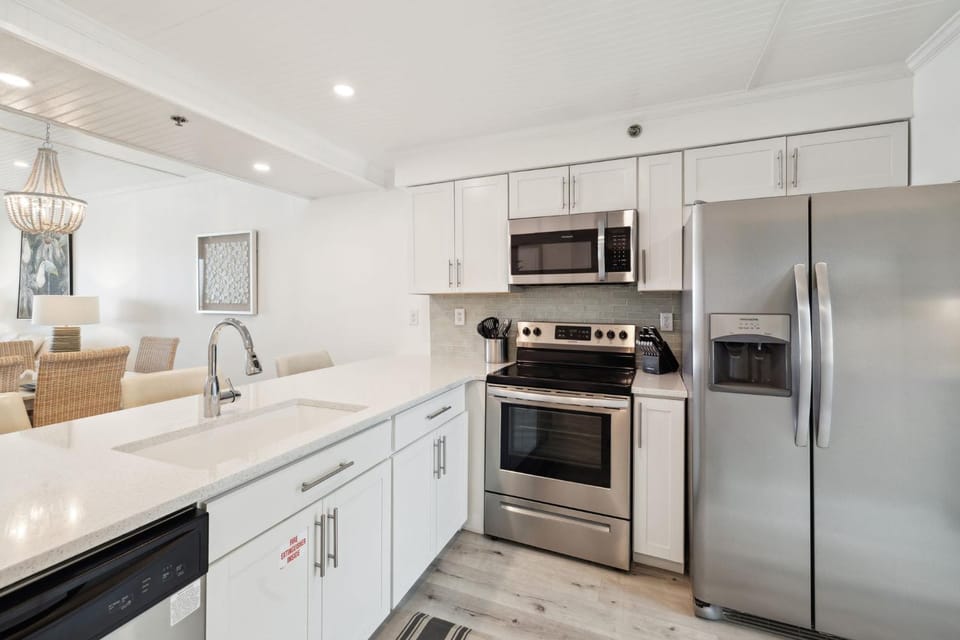 Kitchen or kitchenette, kitchen
