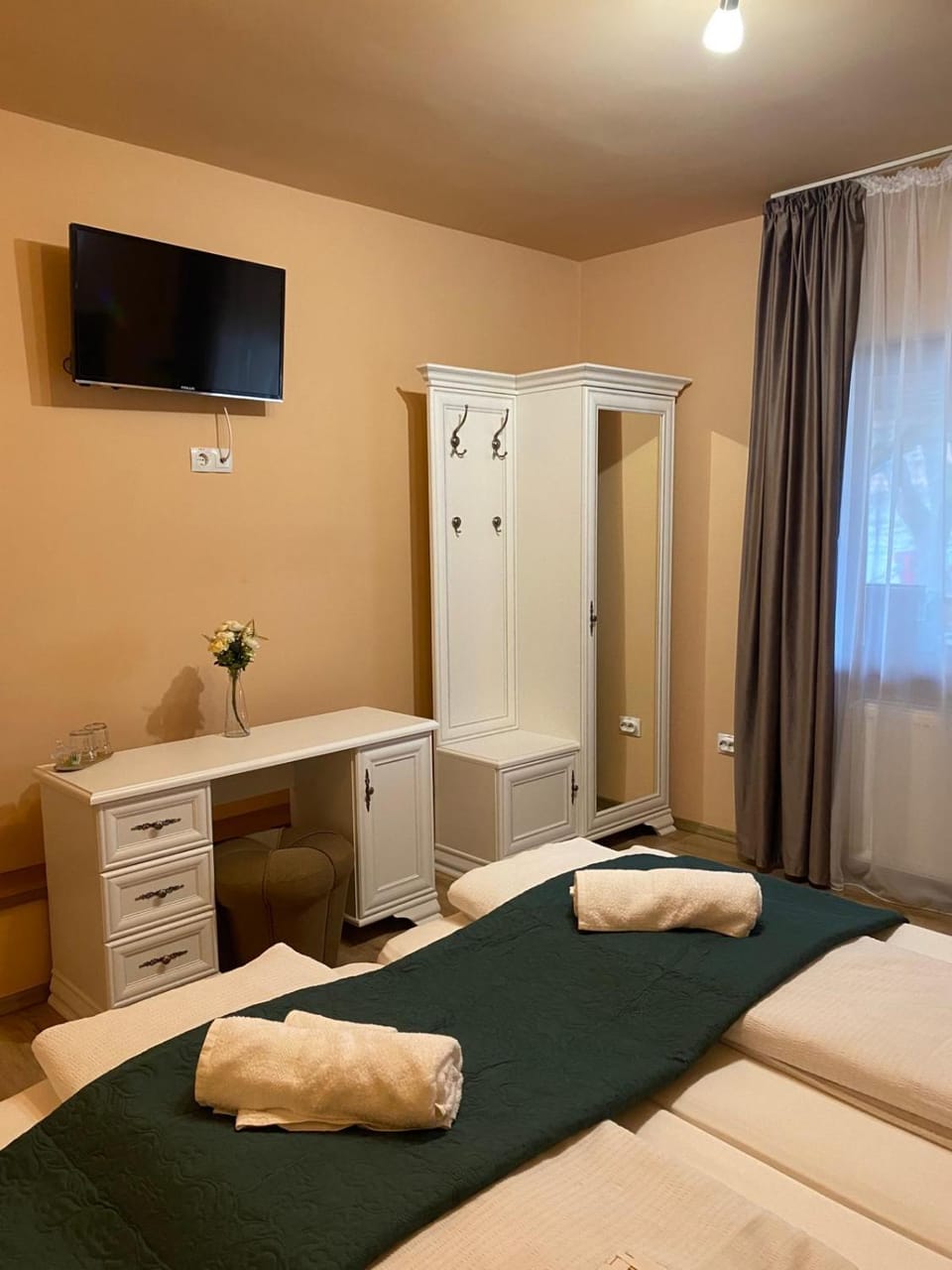 TV and multimedia, Bedroom, towels, wardrobe