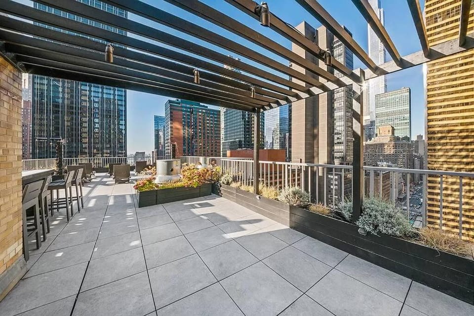 PlanURstay - Spacious Midtown West Fully-Serviced - 1BR & 1BTH Apartment in Midtown