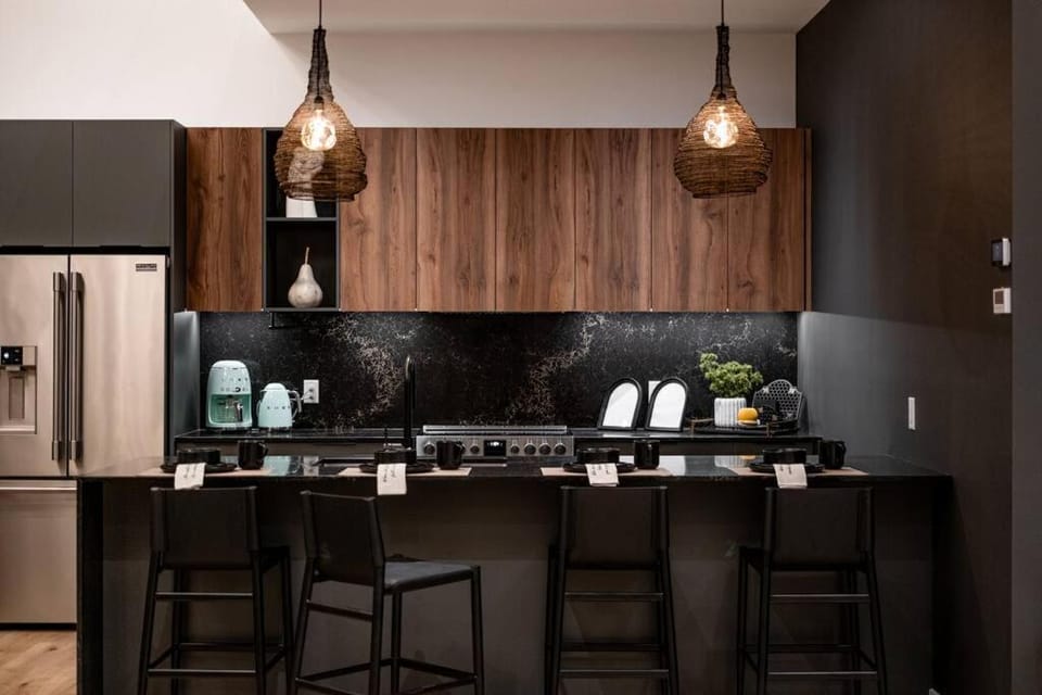 Chalet Peak Tremblant: Your Mountain Escape. House in Ontario