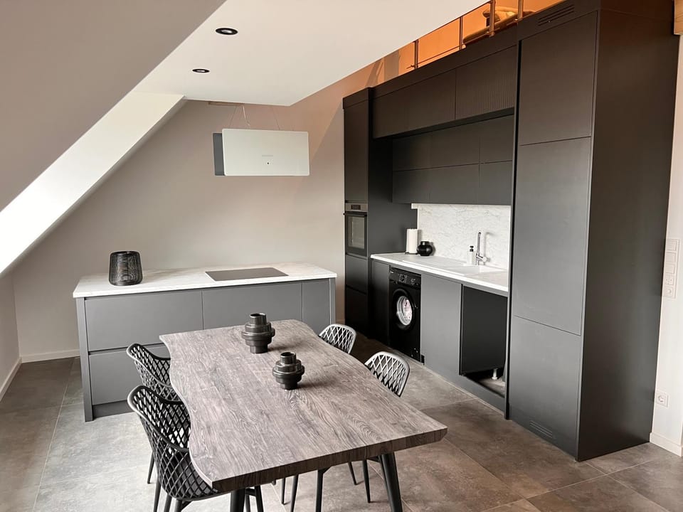 Kitchen or kitchenette, Seating area, Dining area, pet friendly, stove
