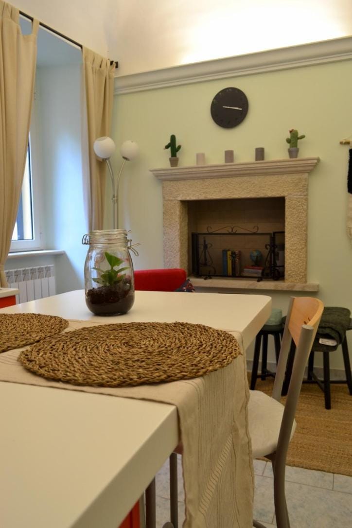 Living room, Seating area, Dining area, flat iron