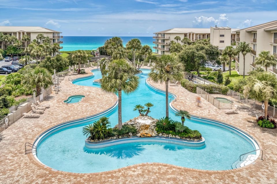 View (from property/room), Balcony/Terrace, Pool view, Sea view