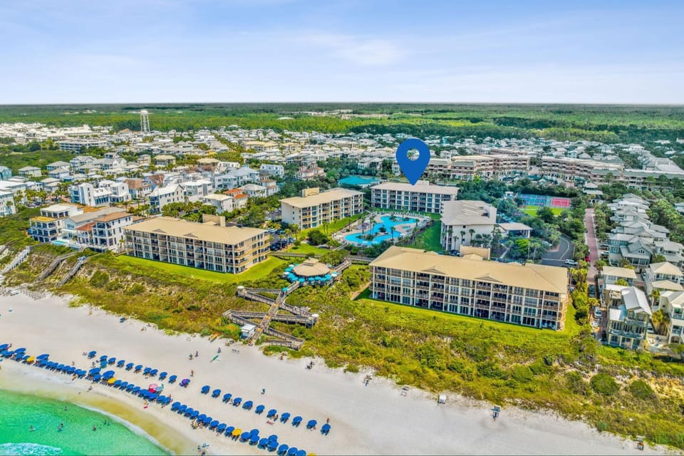 Property building, Restaurant/places to eat, Neighbourhood, Bird's eye view, Beach, Swimming pool