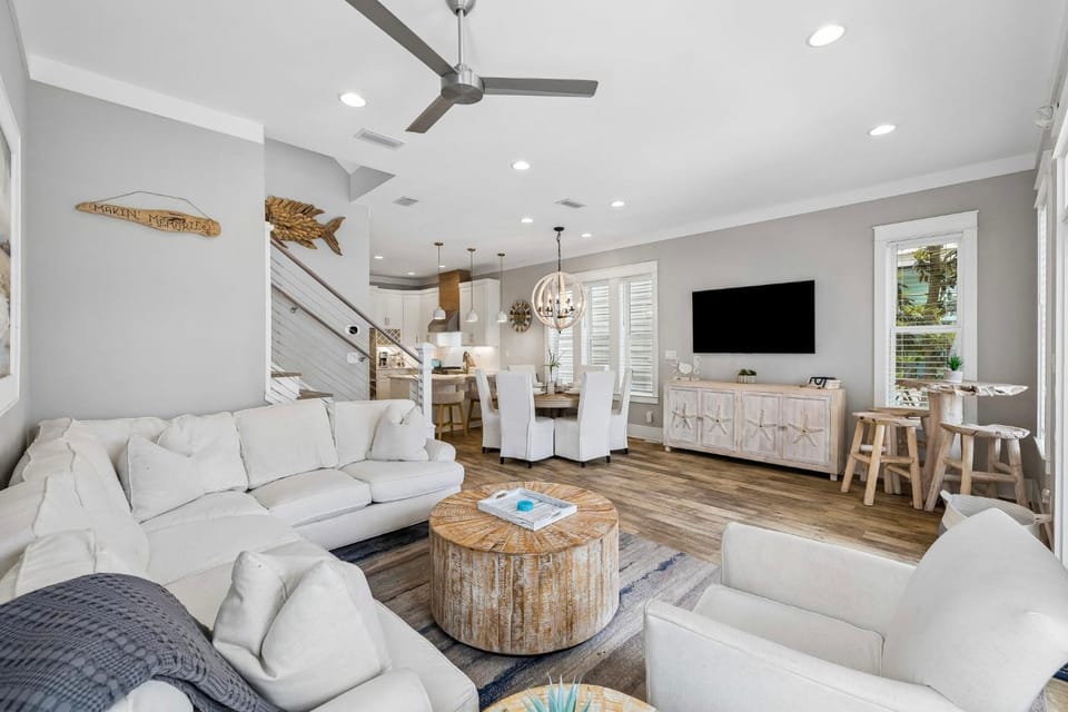 TV and multimedia, Living room, Family, pet friendly