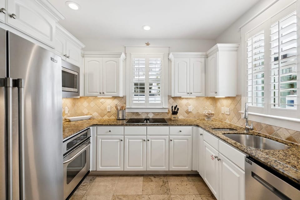 Kitchen or kitchenette, kitchen