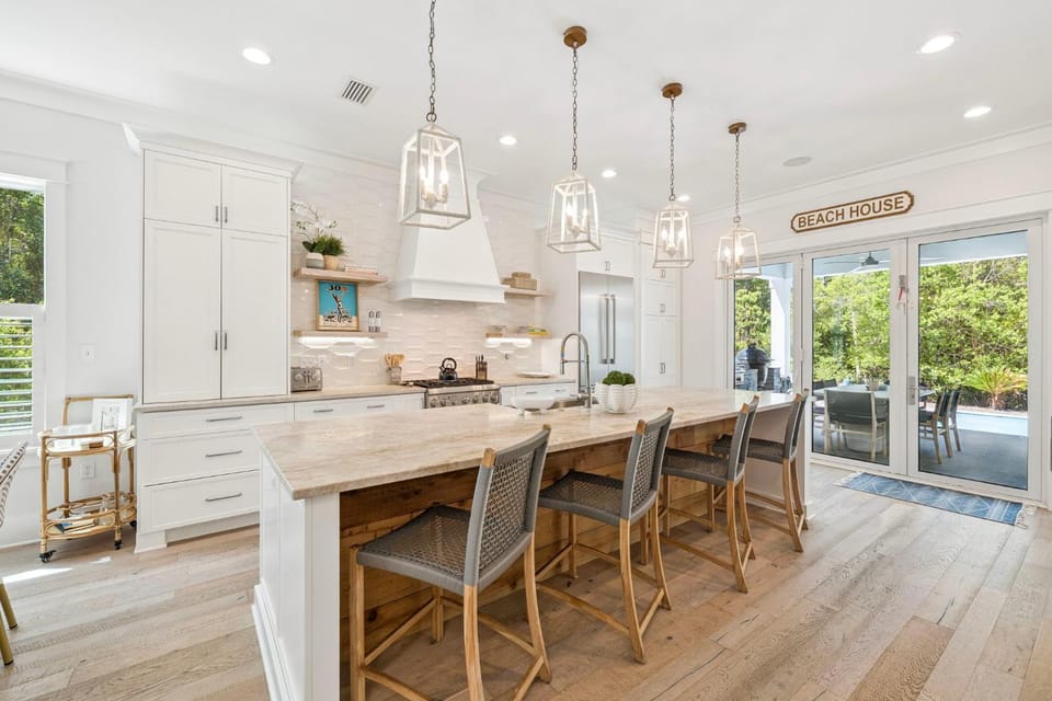 Kitchen or kitchenette, Seating area, kitchen