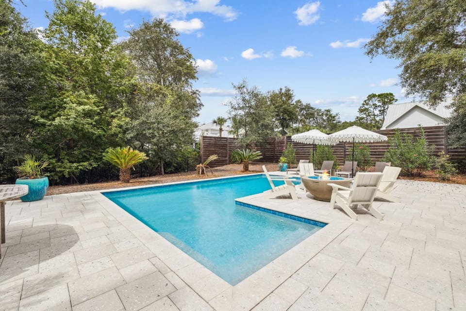 Patio, Seating area, Swimming pool, fireplace
