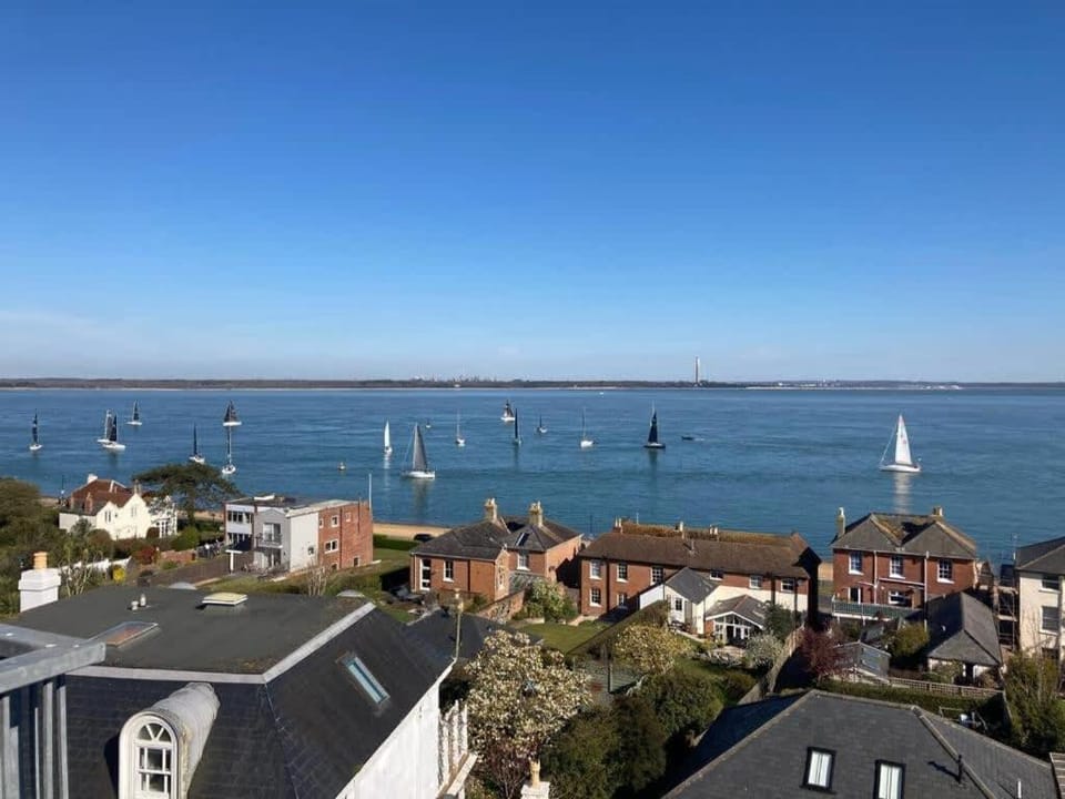 Solent View apartment House in New Forest District