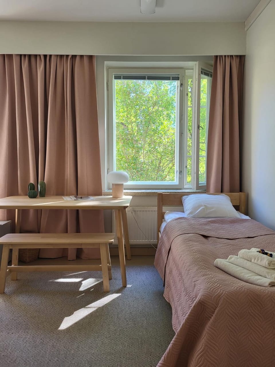 Bed, Photo of the whole room, Bedroom, Garden view