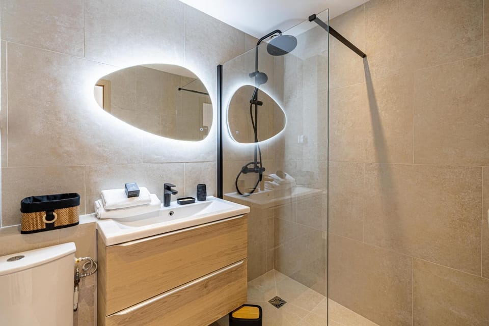 Shower, Toilet, Bathroom