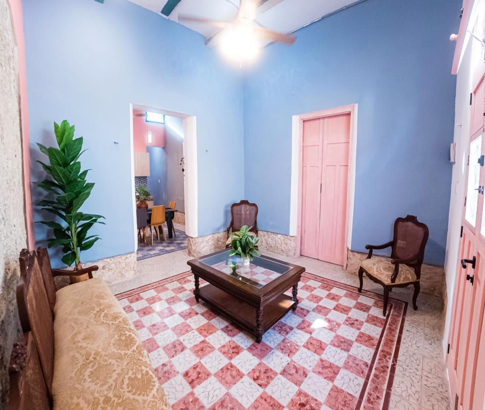 Living room, Seating area, fireplace