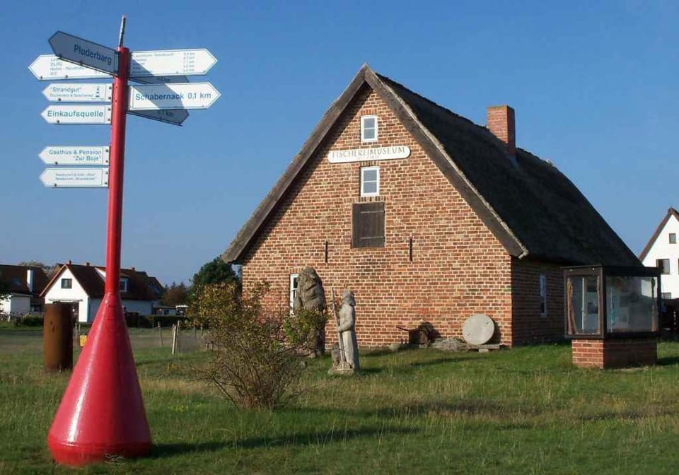 Nearby landmark, Summer