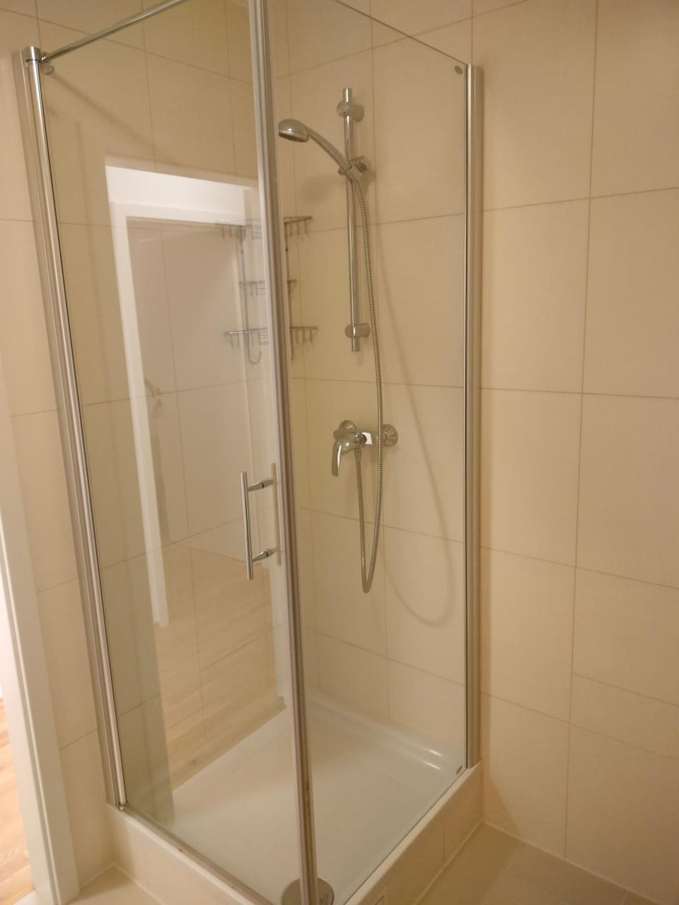 Self Check-in Doppelzimmer mit Seeblick und Klimaanlage - Neusiedlersee Apartment in Hungary