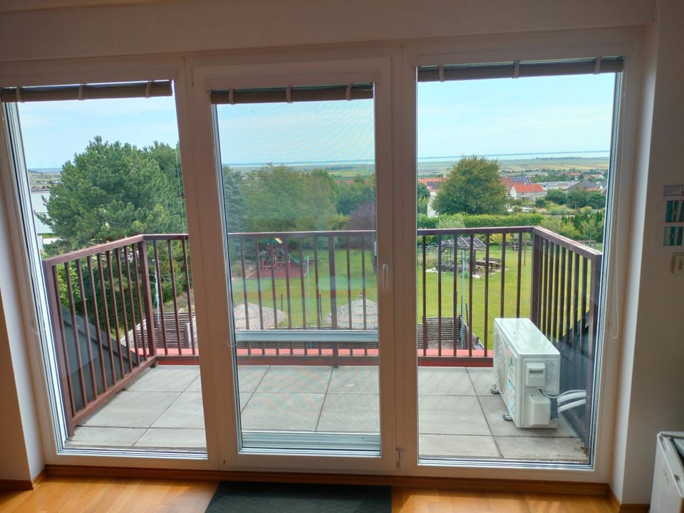 Self Check-in Doppelzimmer mit Seeblick und Klimaanlage - Neusiedlersee Apartment in Hungary