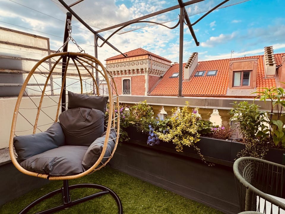 Spring, Garden, View (from property/room), Balcony/Terrace, Living room, Seating area