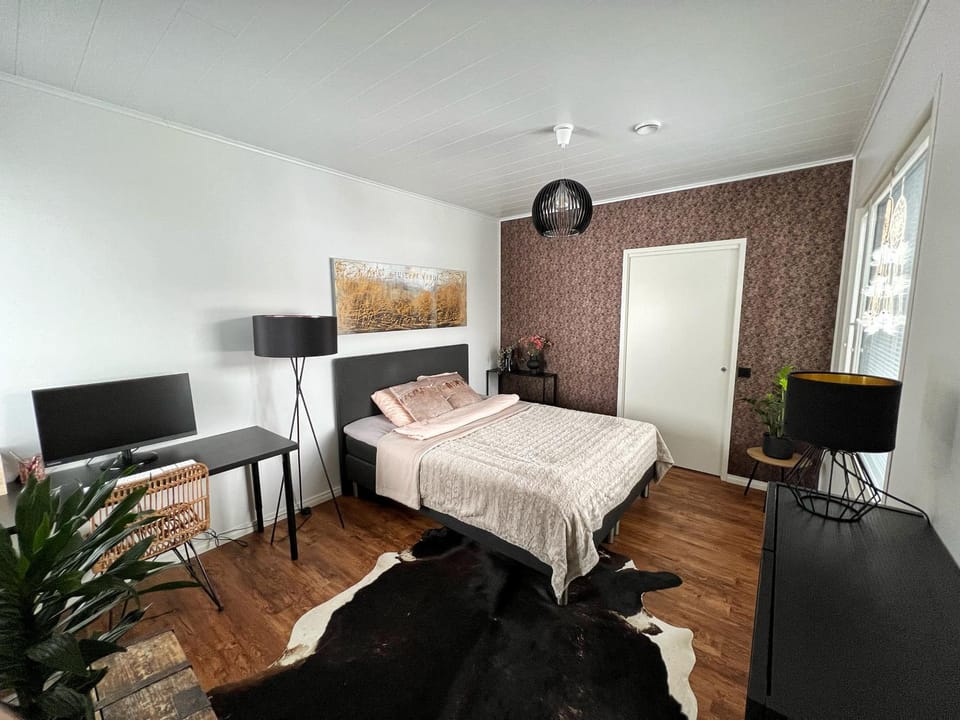 Bed, Photo of the whole room, Bedroom, hair dresser