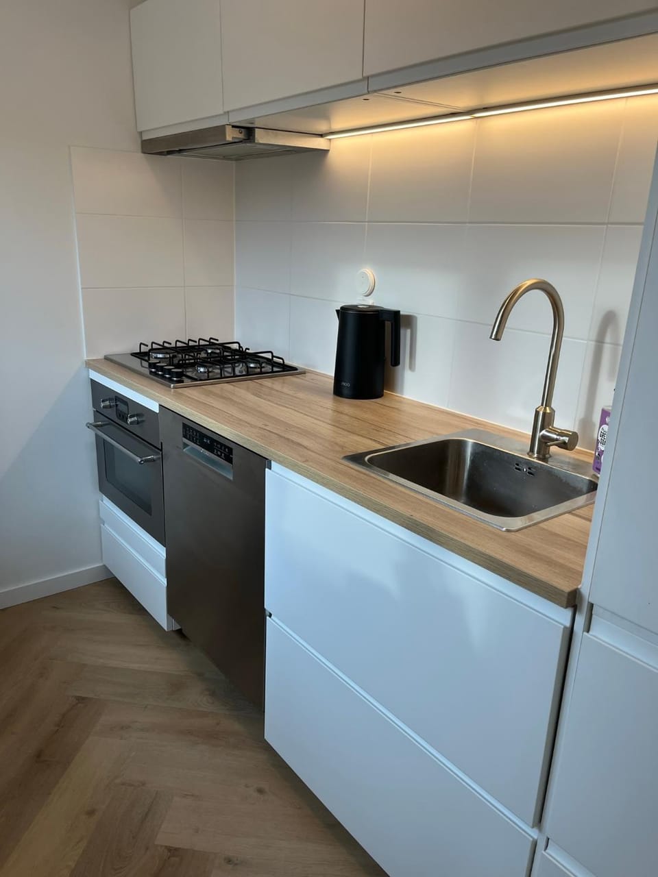 Kitchen or kitchenette, kitchen, kitchen