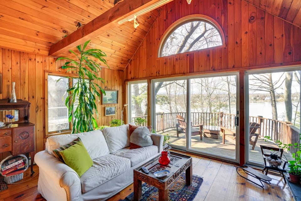 'Treehouse Sanctuary' on Sleepy Hollow Lake! House in Athens