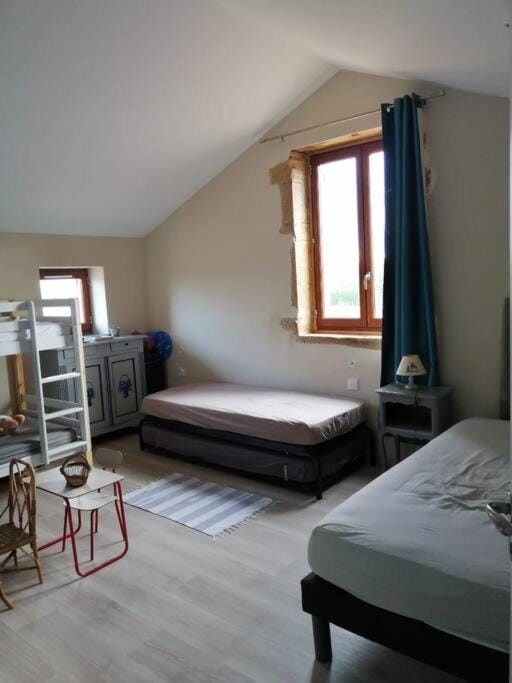 Maison entière au cœur des vignes des Trois Bacchantes ! House in Auvergne-Rhône-Alpes